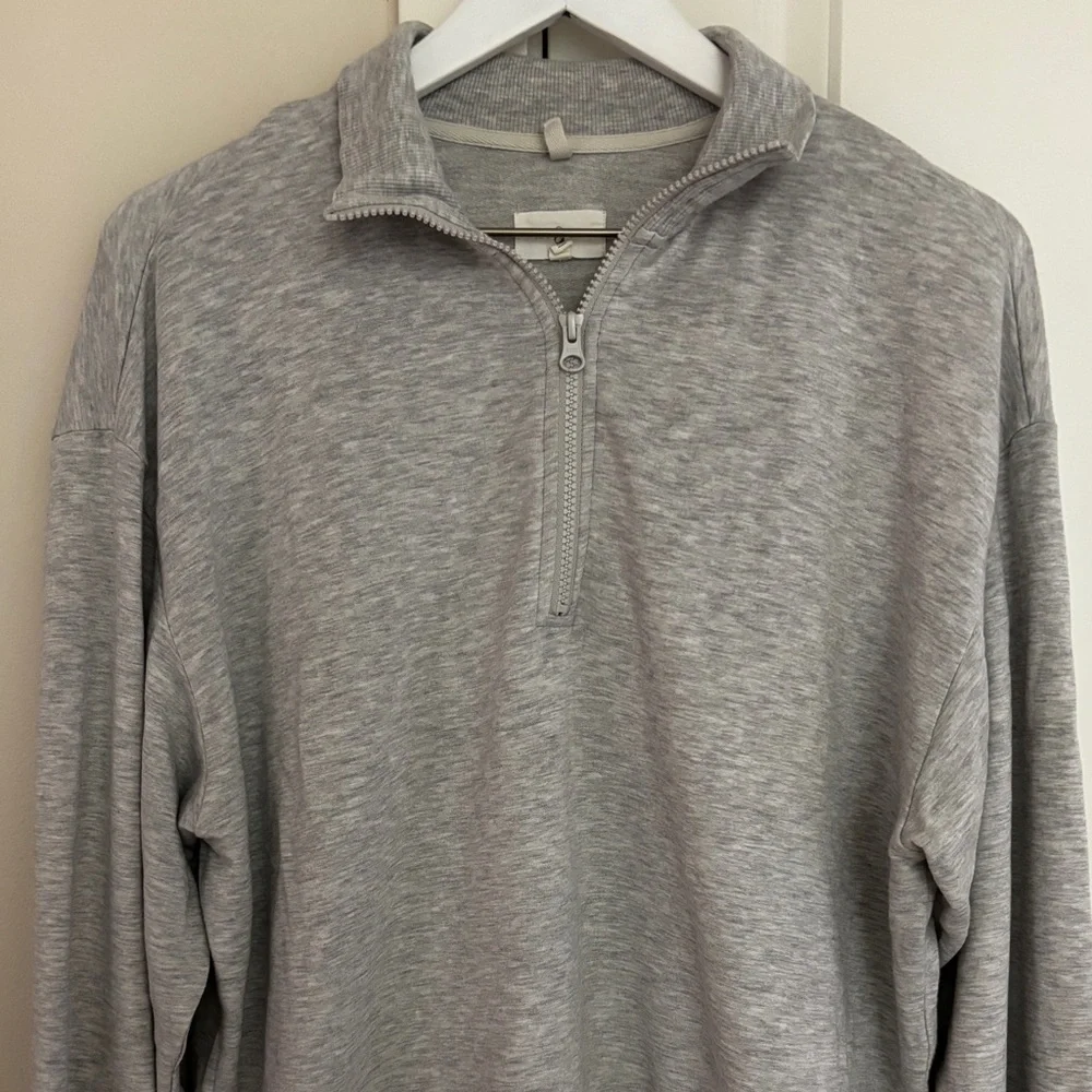 LOFT Lou & Grey Quarter Zip Gray Heather Pullover Fleece Sweatshirt, Large - Picture 2 of 8